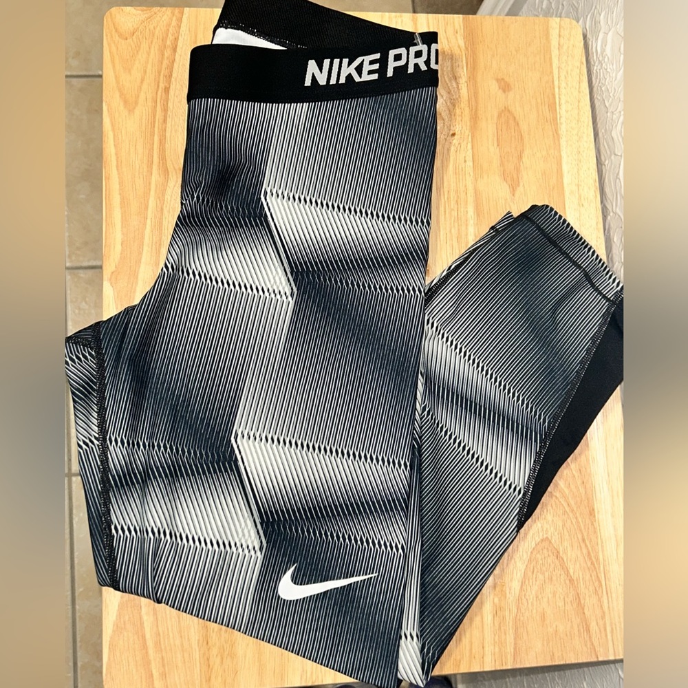 Nike Pro Cool Pyramid Capri Tights Active Womens Size L